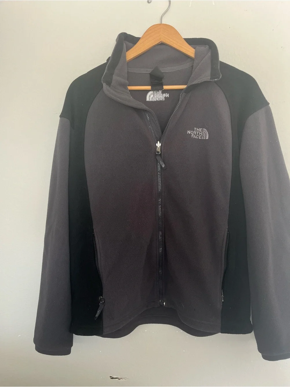The North Face Men's Black Fleece Jacket size medium